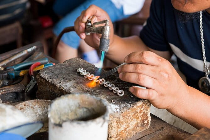 Private Florence Oltrarno Art and Crafts Walking Tour - A Deep Dive into the Oltrarno Experience