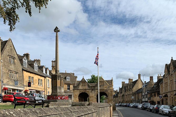 Private Full Day Excursion to the Cotswolds in a London Black Cab - The Experience of Traveling in a Black Cab