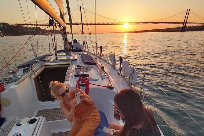 Private Golden Hour Boat Tour - Best Exclusive Sunset Sailing - Why This Tour Works Well for Different Travelers