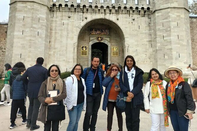 Private Guide in Istanbul in Spanish - Transportation, Timing, and Group Size