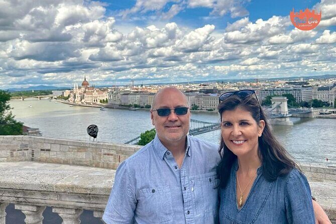 PRIVATE GUIDED Budapest walking tour with coffee break in 120 min - The Experience: Pros and Cons
