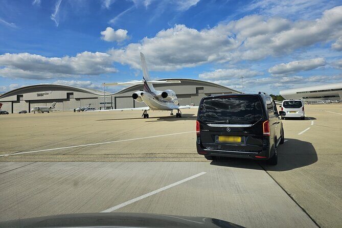 Private limo transfers Gatwick Airport to/from any London hotel - First Impressions: Meet & Greet