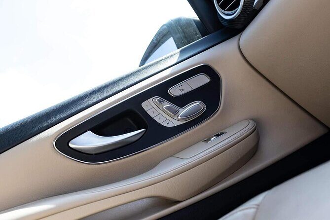 Private luxury transfer from Edinburgh Airport to Edinburgh - The Experience in Detail