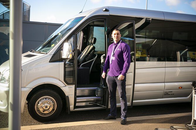 Private Minibus Arrival Transfer: Gatwick to Central London Airport - Who Should Consider This Transfer?