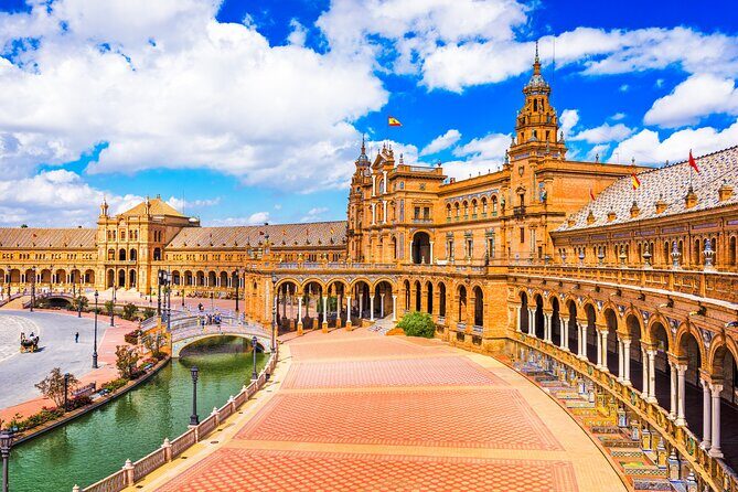 Private Monumental Walking Tour in Seville - What the Reviews Tell Us