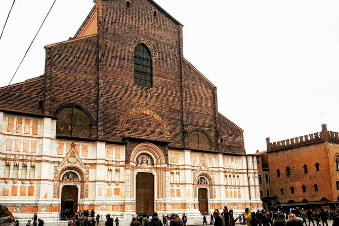 Private or semi-private tour of the historic center of Bologna - Basilica di San Petronio: The City’s Spiritual Landmark