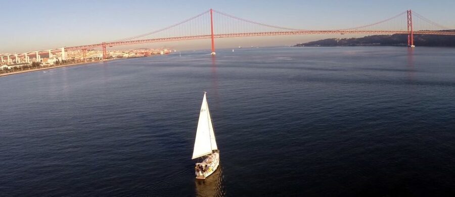 Private Romantic cruise with sparkling wine- 2-Hour- Lisbon - Why Choose This Cruise?