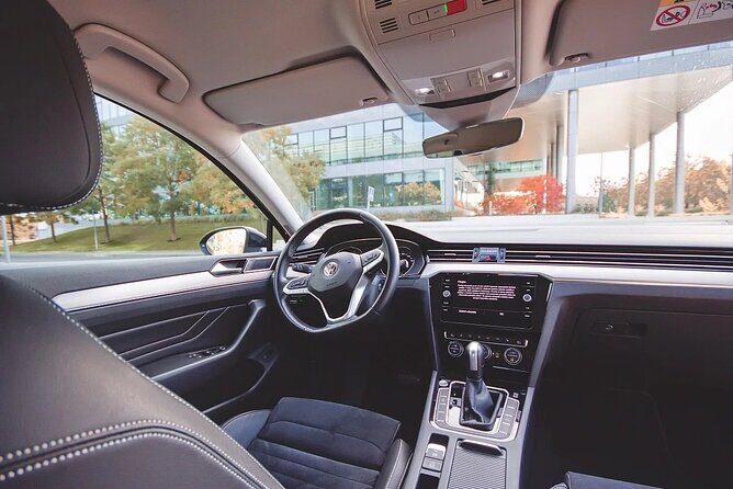 Private ROUND-TRIP (FROM and TO the AIRPORT) by LIMOUSINE 3+1pax - A Detailed Look at the Journey