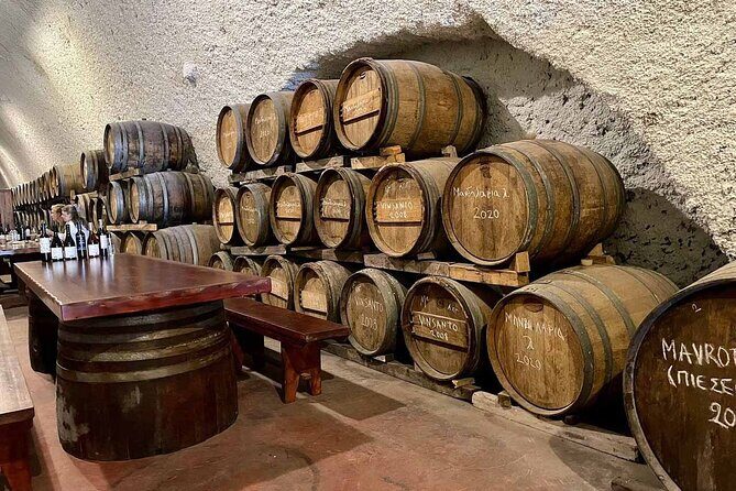 Private Santorini Wine Tour with 12 Wine Tastings and Greek Meal - The Food and Atmosphere