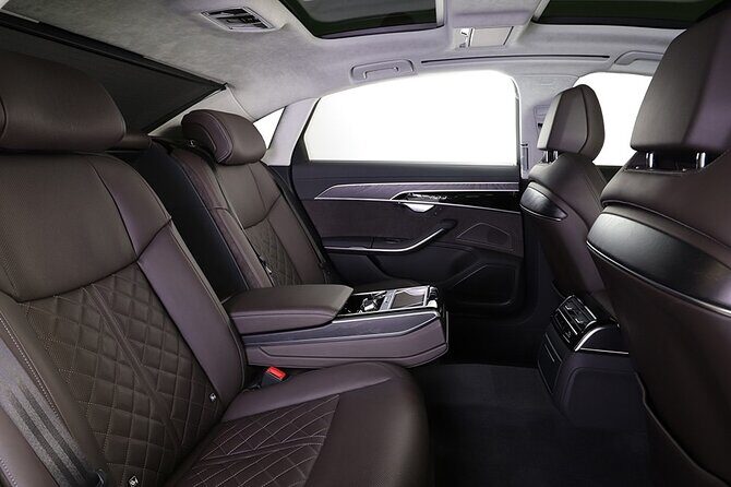 Private sightseeing tour in Hamburg with premium limousines - Practical Aspects & Value