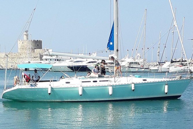 Private sunset cruise with drinks and fruits - Who Is This Tour For?