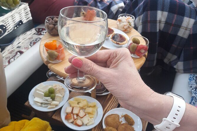 Private tapas tuk tuk tour through Lisbon - What’s Included and What’s Not