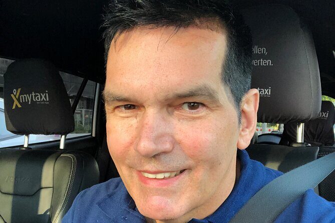 Private Taxi Tour of City East History and Architecture 2-3h - Who Should Consider This Tour?