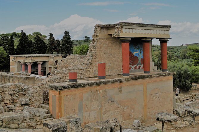 Private Tour Knossos & Heraklion City - Iconic Landmarks and Local Flavor
