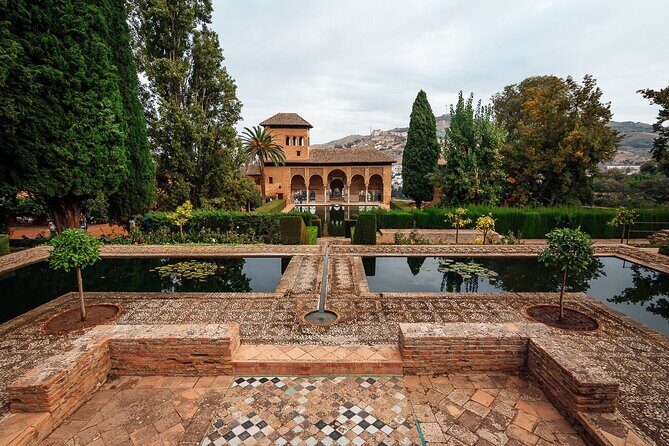 Private Tour of La Alhambra de Granada (includes tickets) - A Deep Dive into the Tour Experience