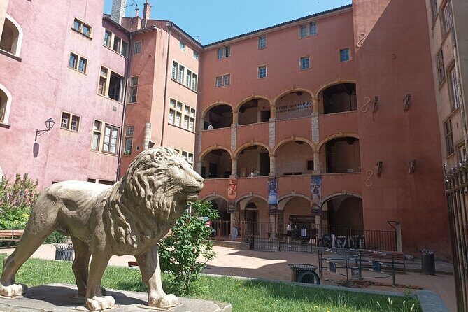 Private tour of old Lyon - 2 hours - Authentic Experiences and Insider Tips