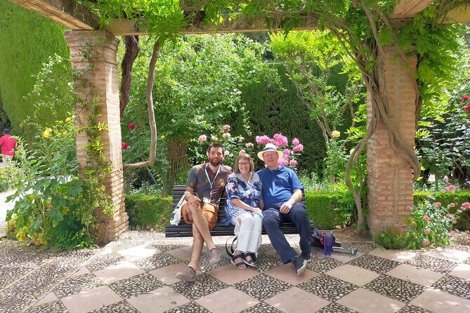 Private tour of the Alhambra entrances included - Guided Experience: Knowledgeable Guides Make All the Difference