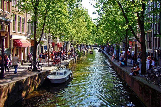 Private tour :Traditional Holland and Amsterdam city tour from Brussels Full day - Who is this tour best suited for?