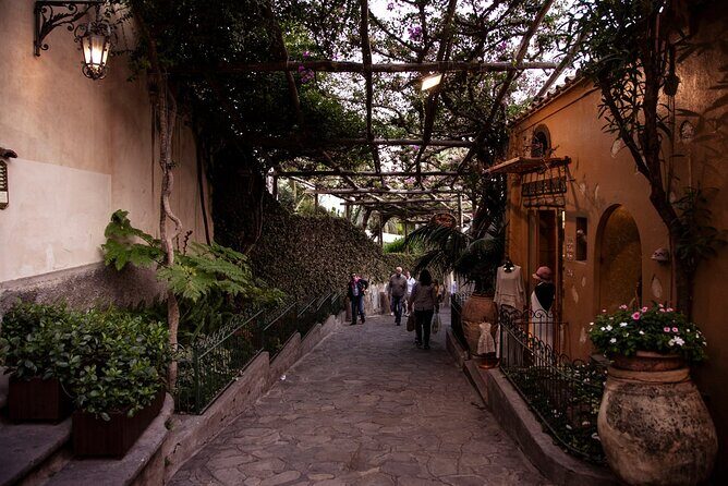 Private transfer from Naples to Positano or vice versa - Why Choose a Private Transfer Between Naples and Positano?