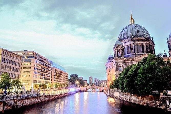 Private Transfer from Prague to Berlin with 2h of Sightseeing - The Itinerary and Stops: What to Expect