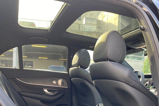 Private Transfer Paris from and to Airport (CDG, Orly, Beauvais) - Navigating the Route and Experience