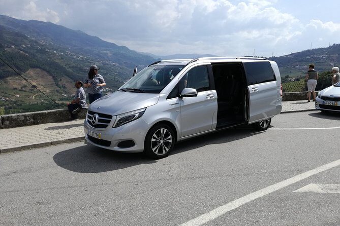 Private transfer Porto / Lisboa with tour included. - Frequently Asked Questions