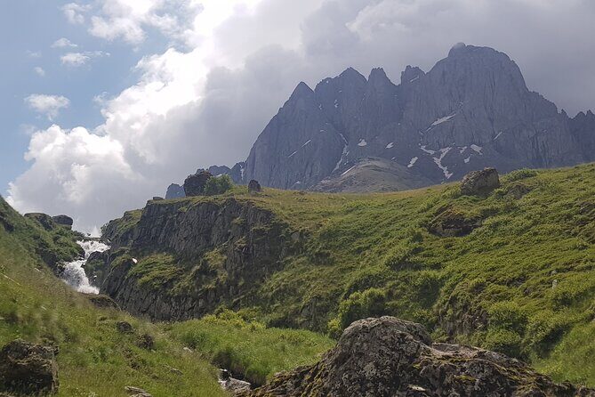 Private two days (one night) tour to Kazbegi and Juta with hikes - via Mtskheta. - Transportation, Timing, and Group Size