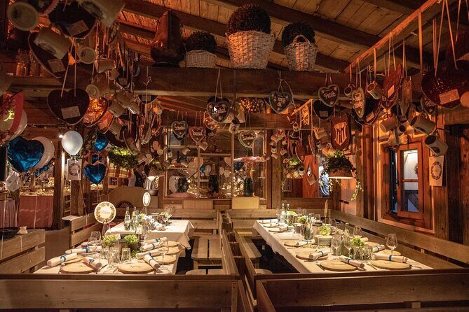 Private VIP Oktoberfest, Table, 3-Course-Menu, Beer & Champagne - Practical details and logistics