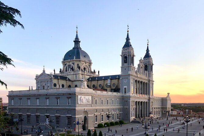 Private Walking Tour to Royal Palace and Old Town of Madrid - What’s Included and What’s Not