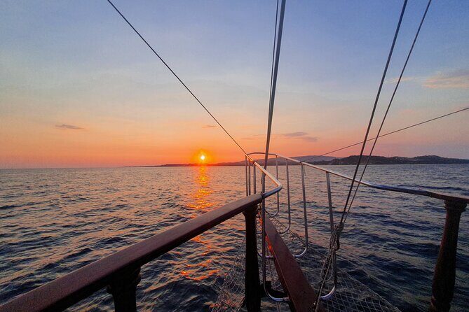 Queen Bee Sunset Cruise with Swim Stops and Dinner - The Value of the Experience