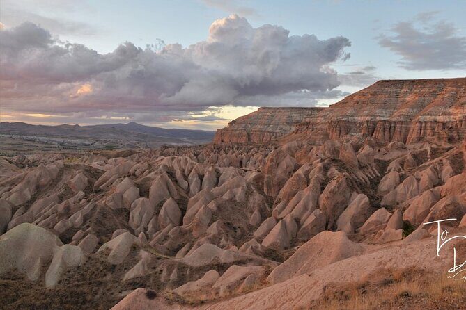 Red & Rose Valley Sunset Hiking Tour with a Trekking Dog "Oscar" - Who Should Consider This Tour?