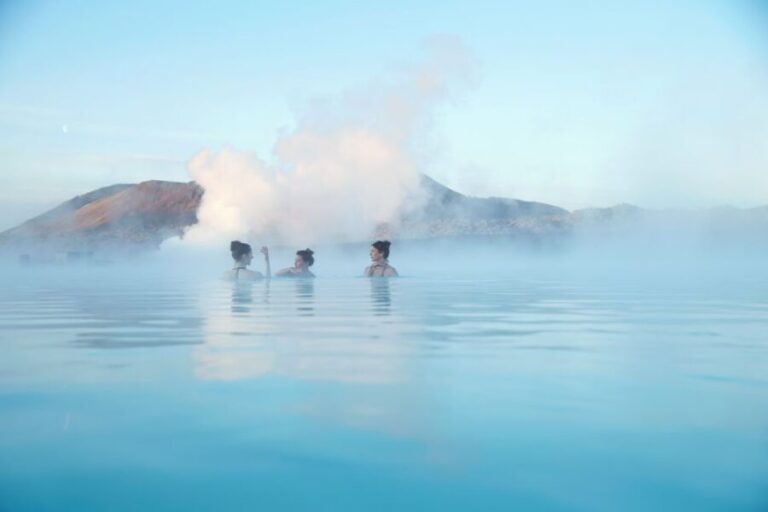 Reykjavik: Golden Circle Tour and Blue Lagoon Admission - The Blue Lagoon: Relaxation in a Unique Setting