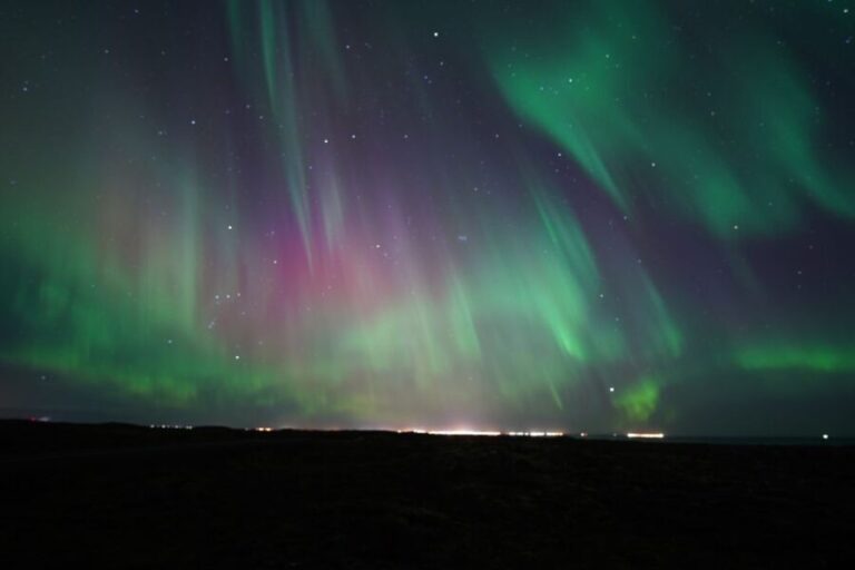 Reykjavik: Premium Northern Lights Tour with Free Photos - The Warmth and Comfort