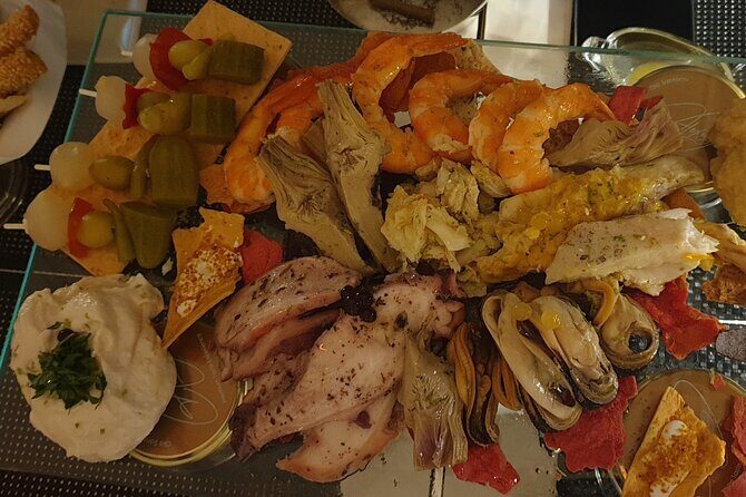 Romantic Deluxe Lunch or Dinner in Oia with VIP Private Transportation - Who Is This Experience Best For?