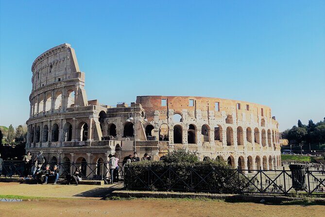 Rome In Style Chauffeured Tour: Colosseum, Main Landmarks & Lunch - Who Should Consider This Tour?