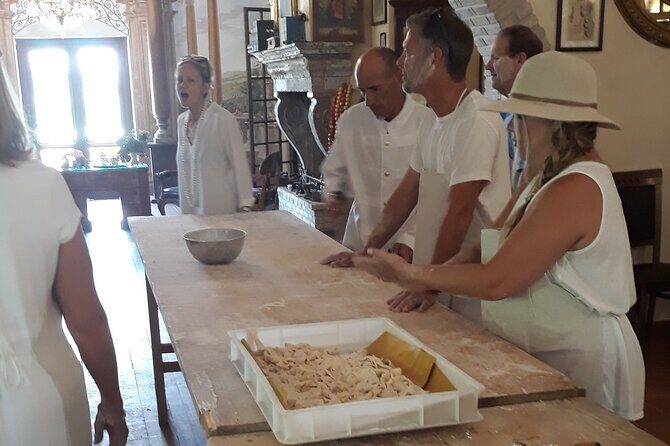 Rome: Wine Tour & Pizza Making Class in a Frascati's vineyard - 5 hours - Who Will Love This Tour?