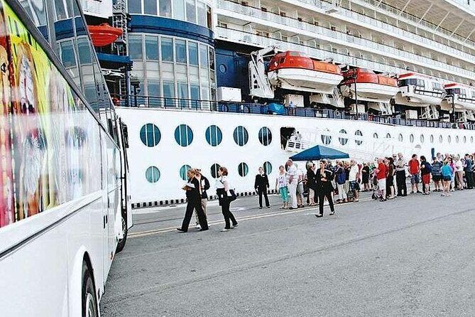 Round-trip shuttle transfer between Le Havre and Honfleur - The Sum Up