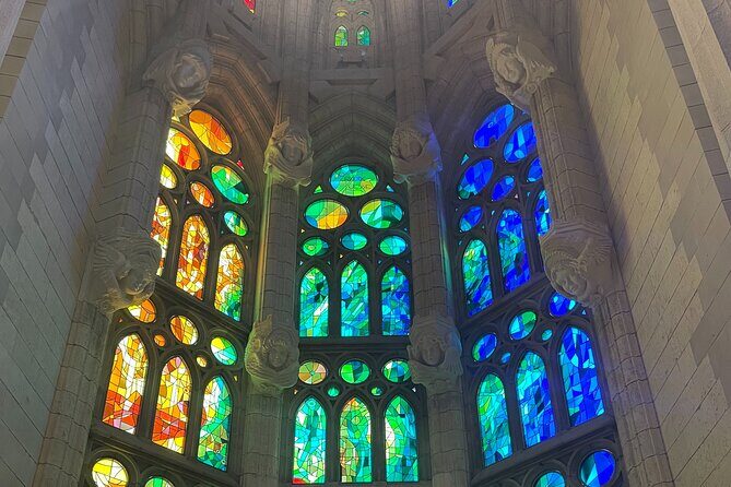 Sagrada Familia and Park Guell Guided Tour with Transport - Who Should Consider This Tour?