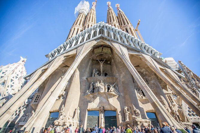 Sagrada Familia Fast Track Tour with Optional Tower Access - The Value of This Experience