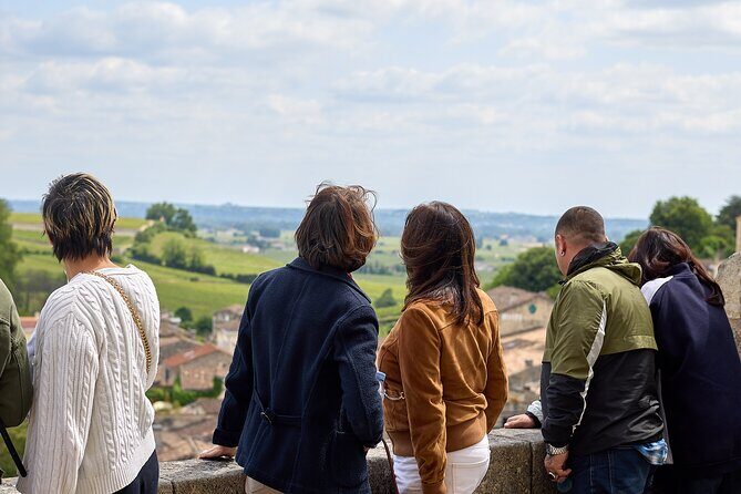 Saint-Émilion day tour: village visit, Châteaux and lunch - FAQs