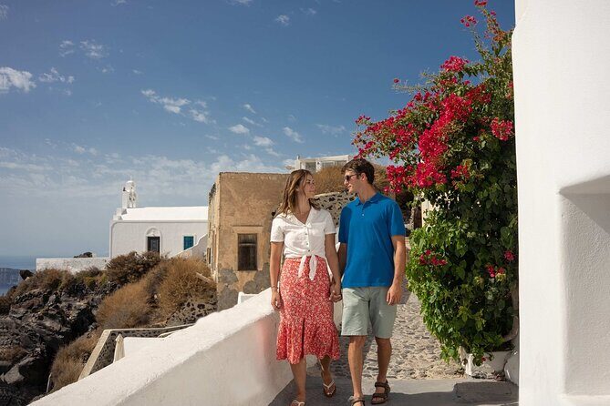 Santorini Walking Photoshoot Experience in OIA - What to Expect from Your Santorini Photoshoot