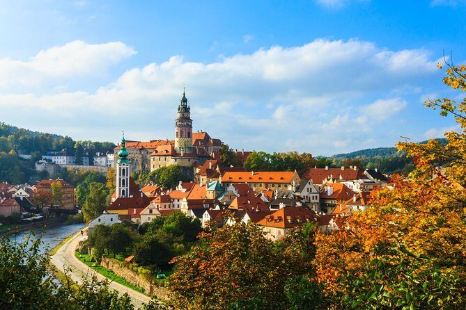 Scenic transfer from Passau to Prague with 2-hours guided tour of Cesky Krumlov - Why This Tour Offers Great Value