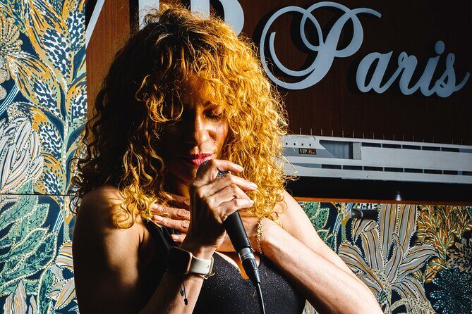 Seine River Dinner Cruise with Live Singer by VIP Yacht de Paris - Value and Practical Details