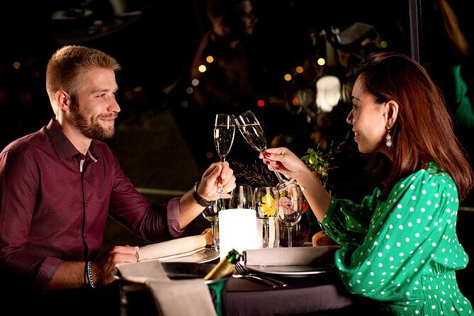 Seine River New Year's Eve Gourmet Dinner Cruise & Live Music - A Complete Look at the Seine River New Years Eve Gourmet Dinner Cruise & Live Music