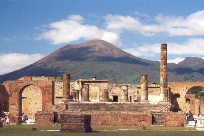 Semi-Private Day Trip to Pompeii and Naples from Rome - An In-Depth Review of the Tour Experience