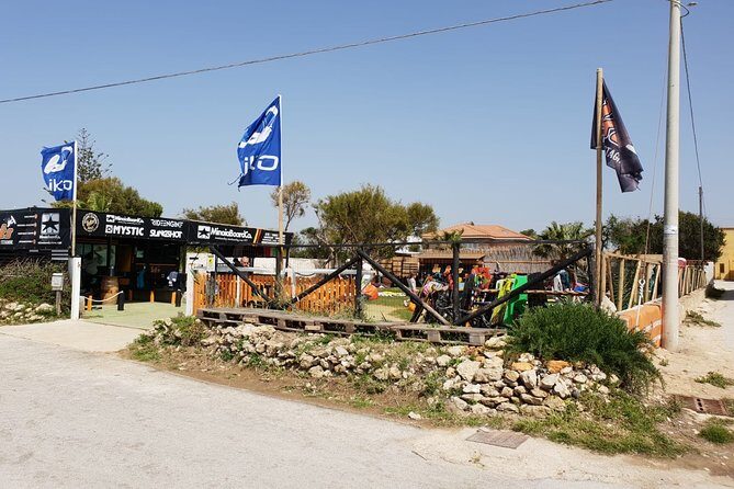 Semi-private kitesurfing course for beginners - Meeting Point & Timing