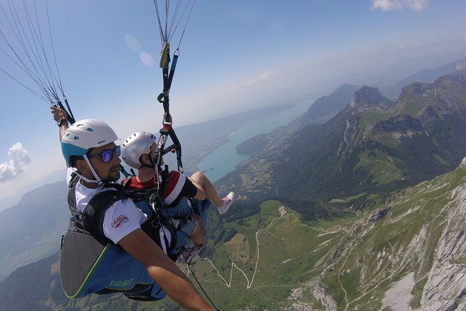 Sensation paragliding flight over the magnificent Lake Annecy - FAQ