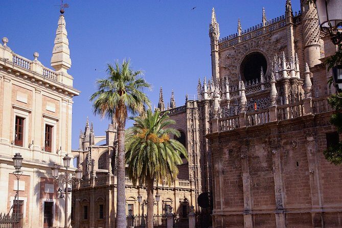 Seville Cathedral, Alcazar, and Jewish Quarter Skip-the-Line Combo Tour - Detailed Breakdown of the Tour Experience