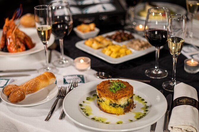 Sexy Cabaret Show with Dinner in Lisbon - Who Will Love This Experience?