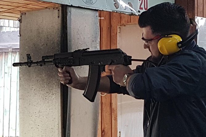 Shooting Krakow+REAL GUN+priv round trip transfer from your hotel - The value of the experience